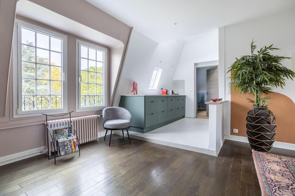 Appartement De 100M2 Dans Un Parc A 20 Mn Du Centre De Paris Garches Exterior photo