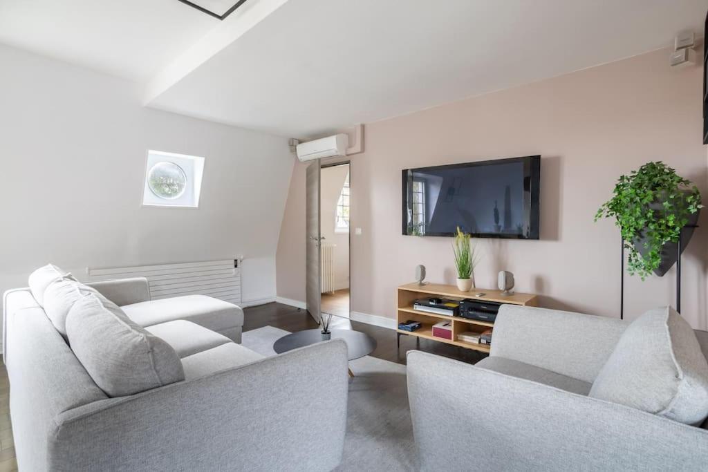Appartement De 100M2 Dans Un Parc A 20 Mn Du Centre De Paris Garches Exterior photo